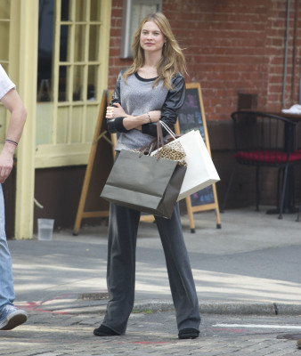 Behati Prinsloo pic #607534